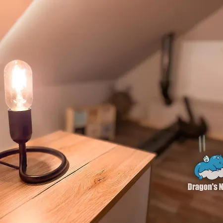 Dragon's Nest: Cozy & Modern Attic Loft Nuremberg *