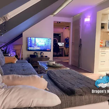 Dragon's Nest: Cozy & Modern Attic Loft Nuremberg *