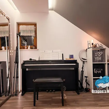 Apartment Dragon's Nest: Cozy & Modern Attic Loft Nuremberg