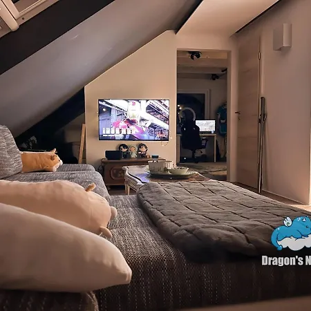 Dragon's Nest: Cozy & Modern Attic Loft Nuremberg *