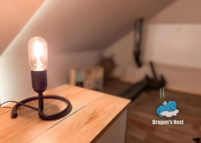 Dragon's Nest: Cozy & Modern Attic Loft Nuremberg *