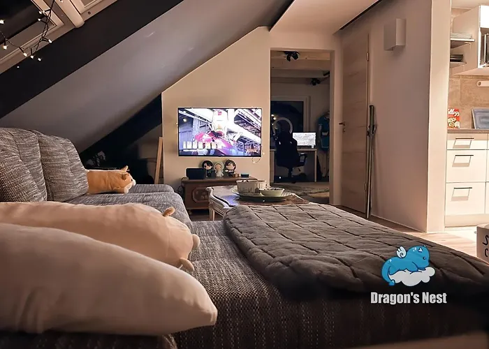 Dragon's Nest: Cozy & Modern Attic Loft Nuremberg *
