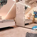 Dragon's Nest: Cozy & Modern Attic Loft Nuremberg Appartement *