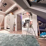 Dragon's Nest: Cozy & Modern Attic Loft Nuremberg Schwaig bei Nürnberg