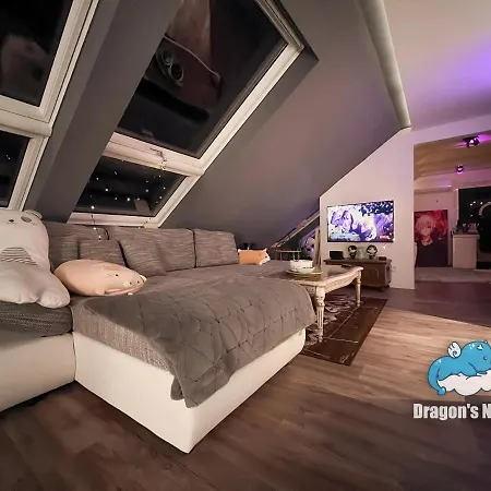 Dragon's Nest: Cozy & Modern Attic Loft Nuremberg * Schwaig bei Nürnberg