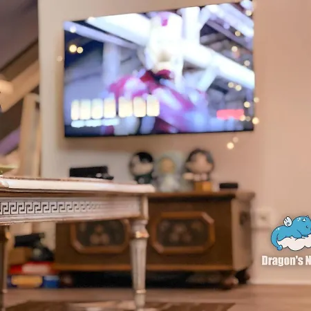Dragon's Nest: Cozy & Modern Attic Loft Nuremberg Appartement *